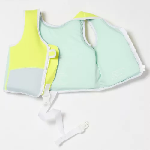 Sunnylife Úszómellény - Salty the Shark - Használatban