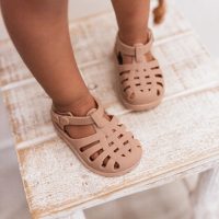 Szandik és strandcipők