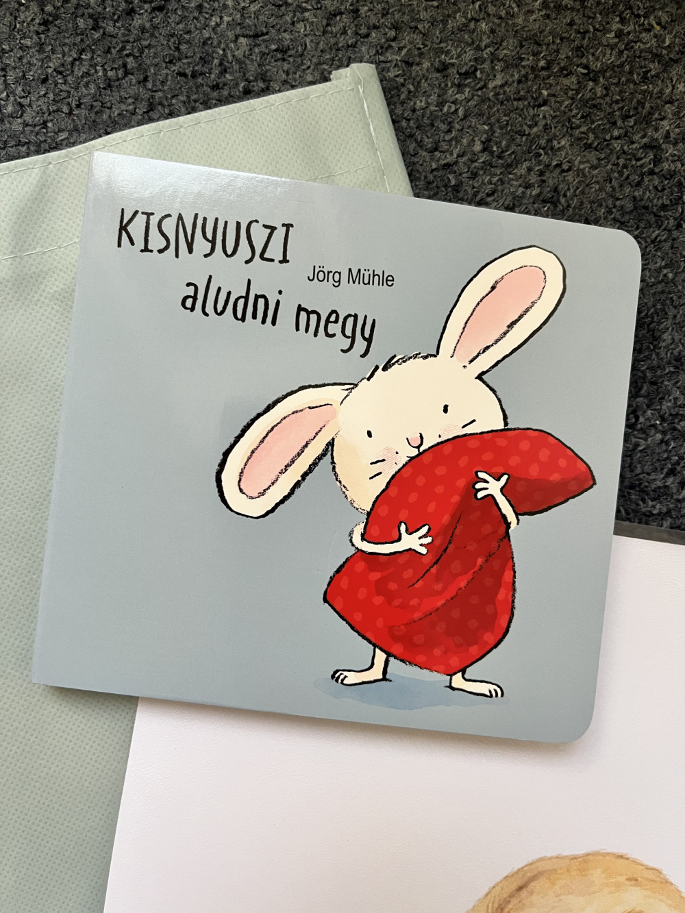 Kisnyuszi aludni megy