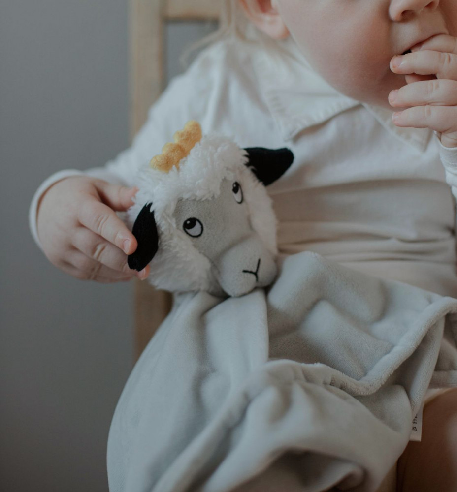 Babylivia szundikendő - Bárány